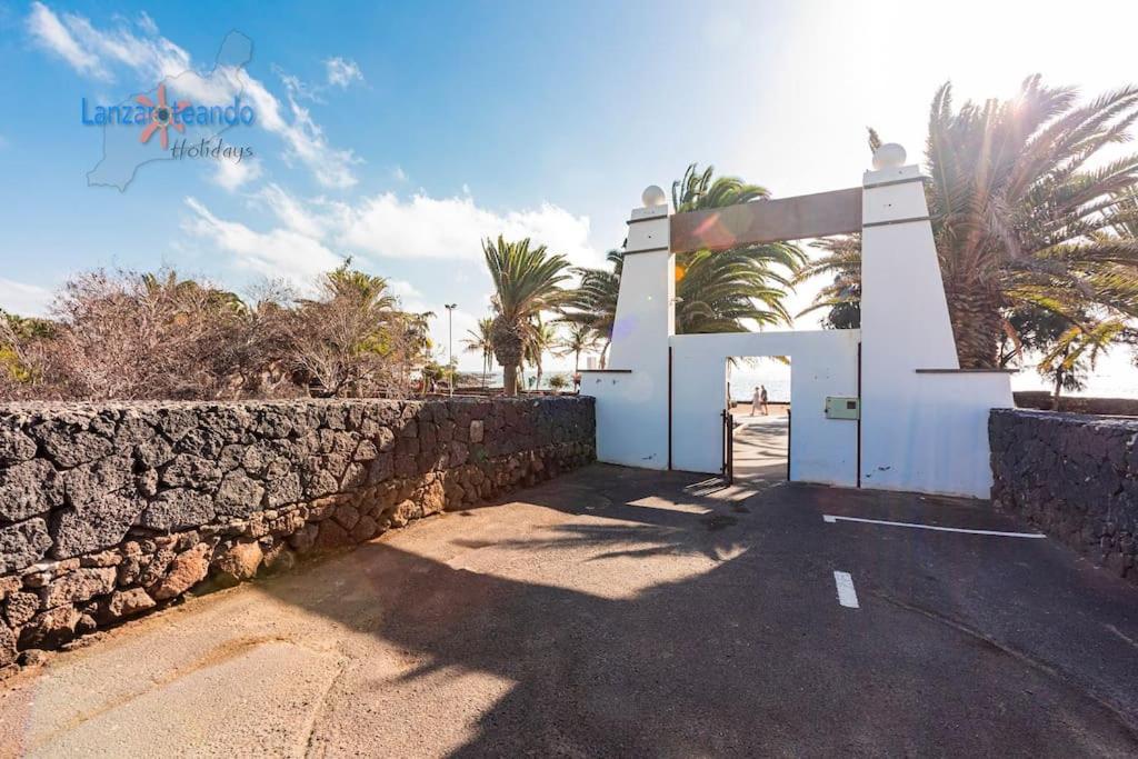 Casa Patty, Piscinas Climatizadas, Primera Linea Costa Teguise Bagian luar foto